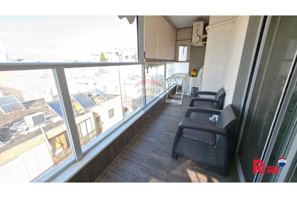 Apartment for Sale in Holon - Image 5