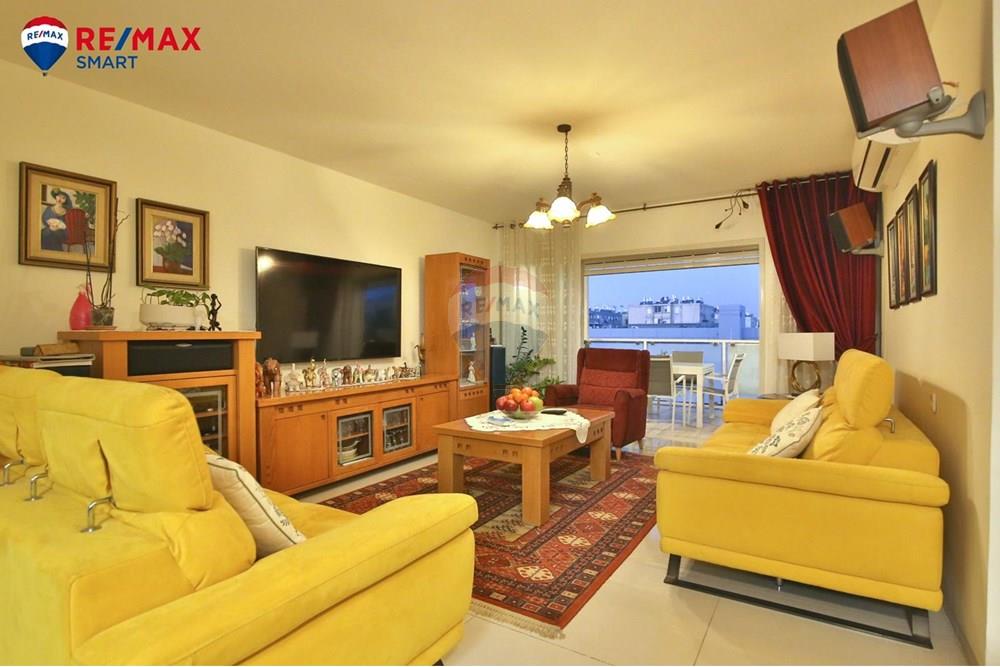Apartment for Sale in Kiryat Yam - Image 2