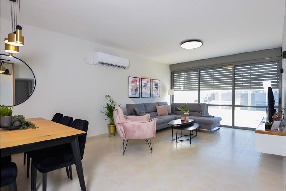 Apartment for Sale in קרית ביאליק - Image 2