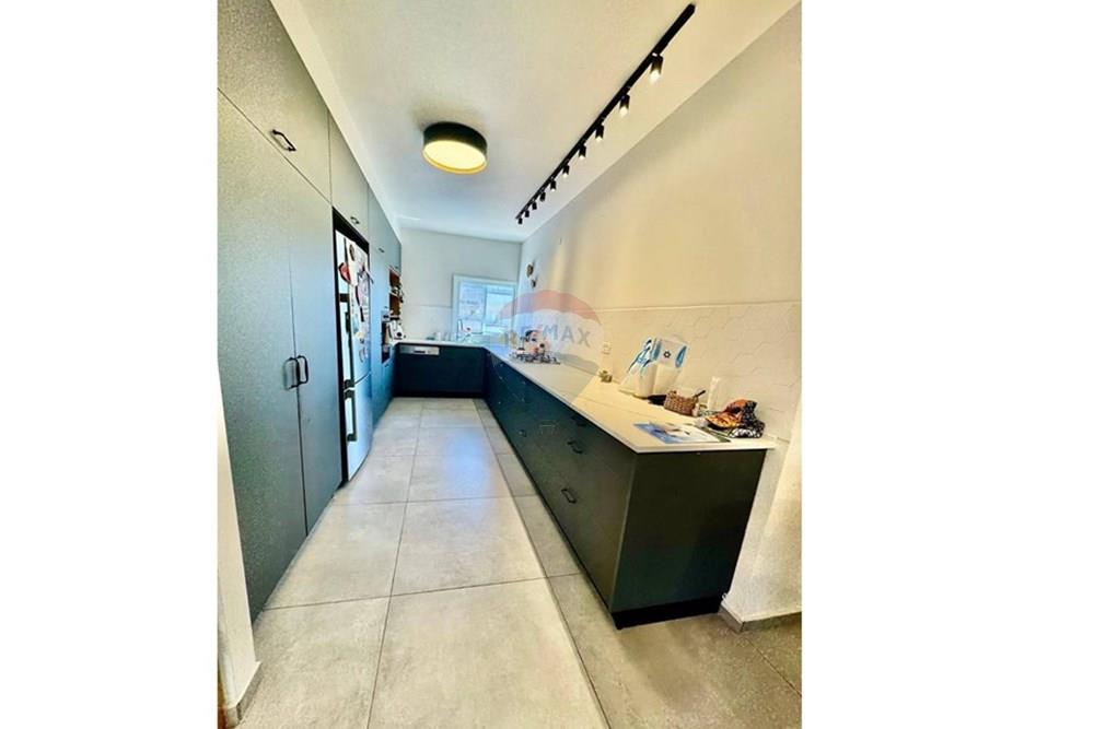 Apartment for Sale in Ra'anana - Image 3