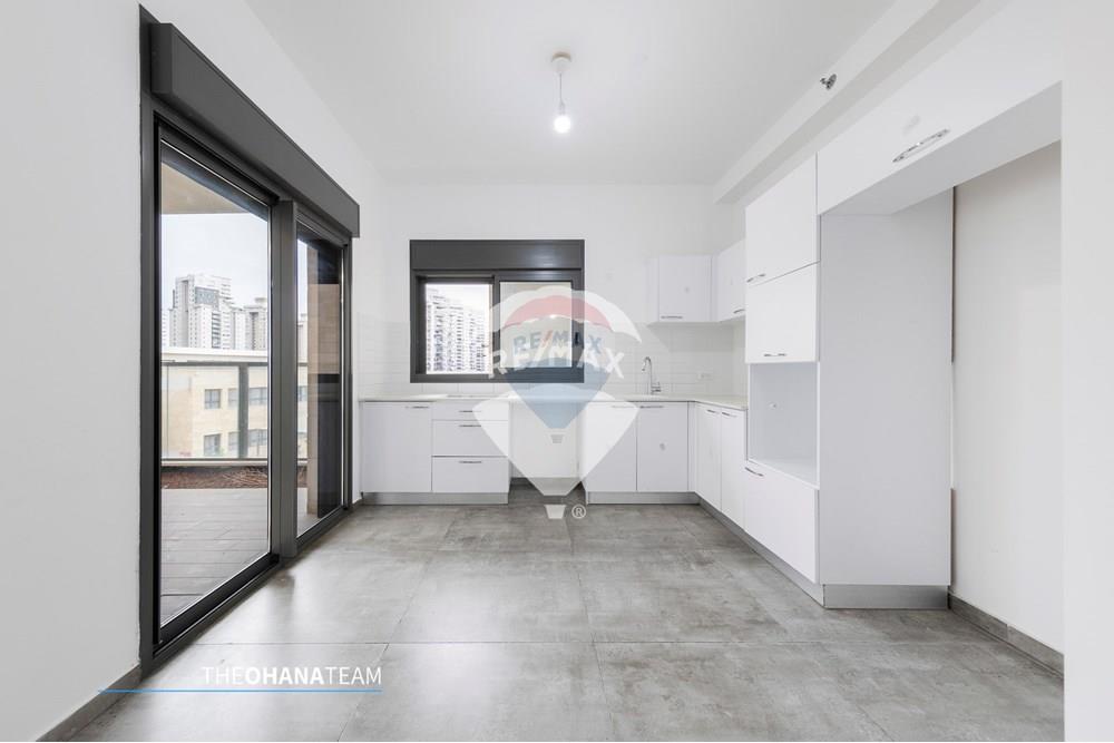 Apartment for Sale in Netanya - Image 4