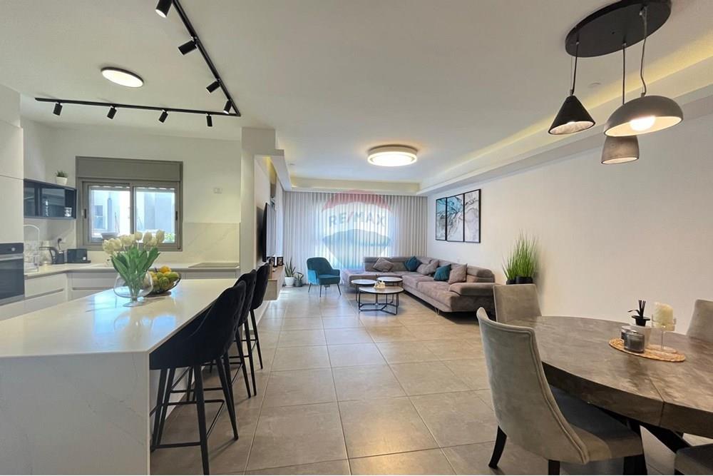Apartment for Sale in מעלות - Image 1