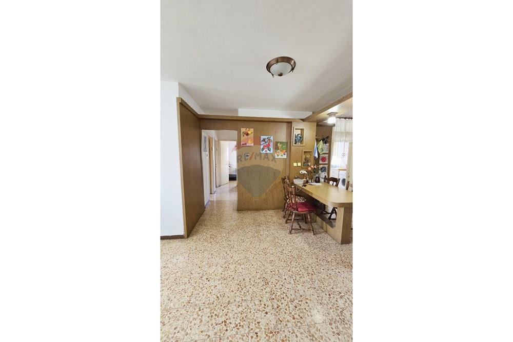 Apartment for Sale in Kiryat Yam - Image 3