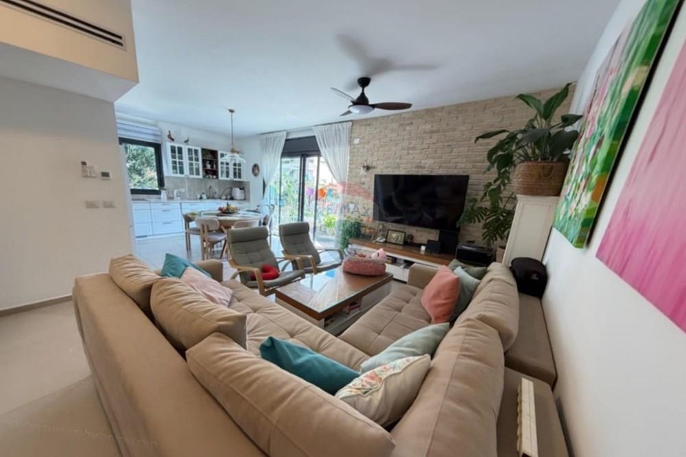 Apartment for Sale in Ramat Gan - Image 1