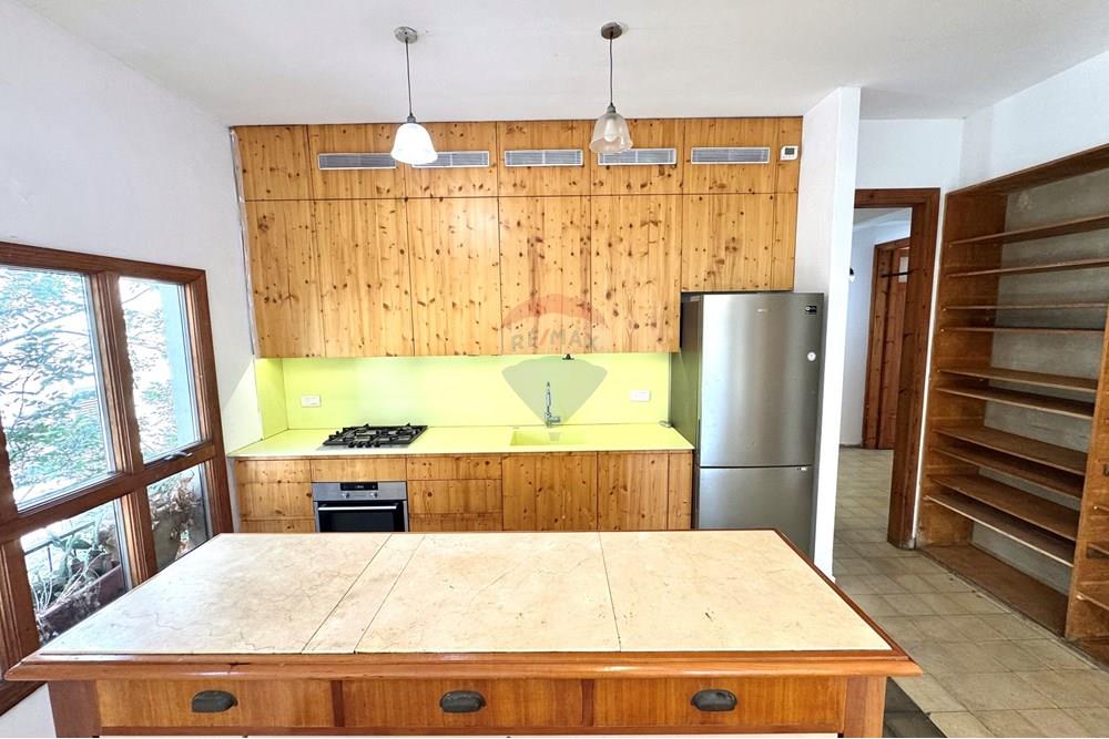 Apartment for Sale in Tel Aviv - Image 2