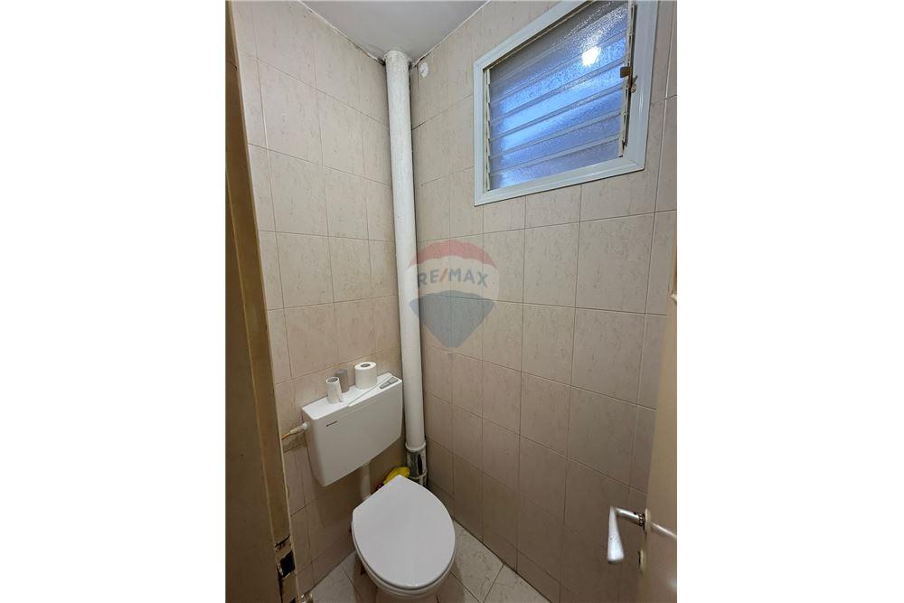 Apartment for Sale in Kiryat Yam - Image 5