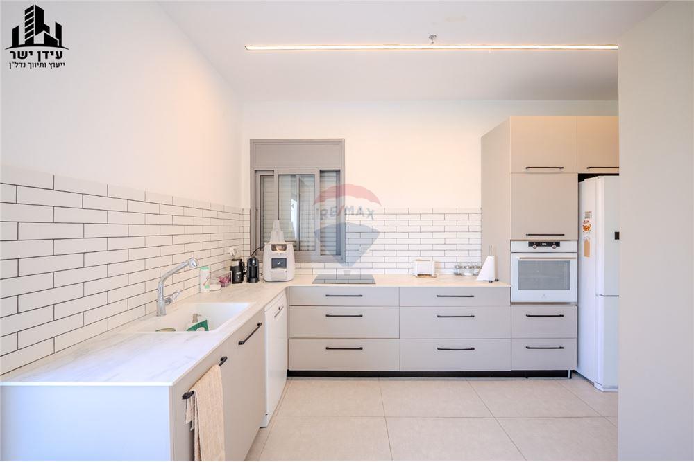 Apartment for Sale in Tel Aviv - Image 3