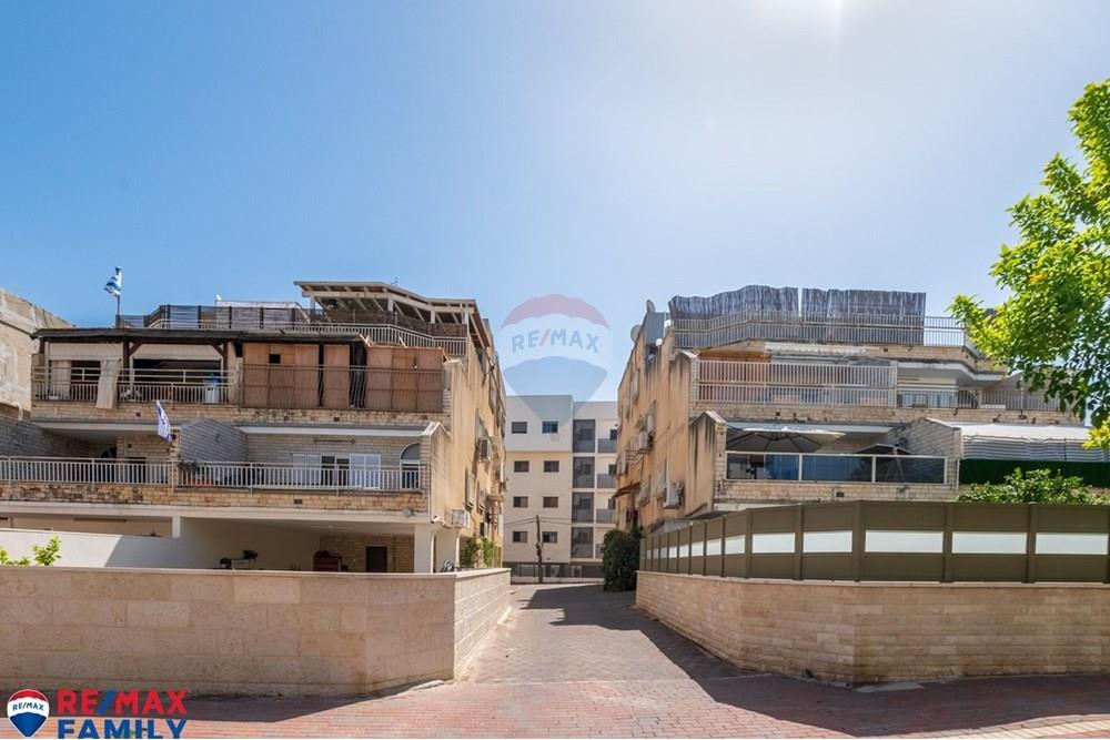 Apartment for Sale in קרית אתא - Image 2