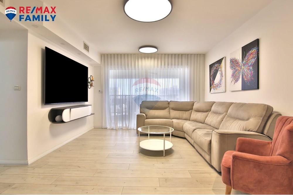 Apartment for Sale in קרית מוצקין - Image 1