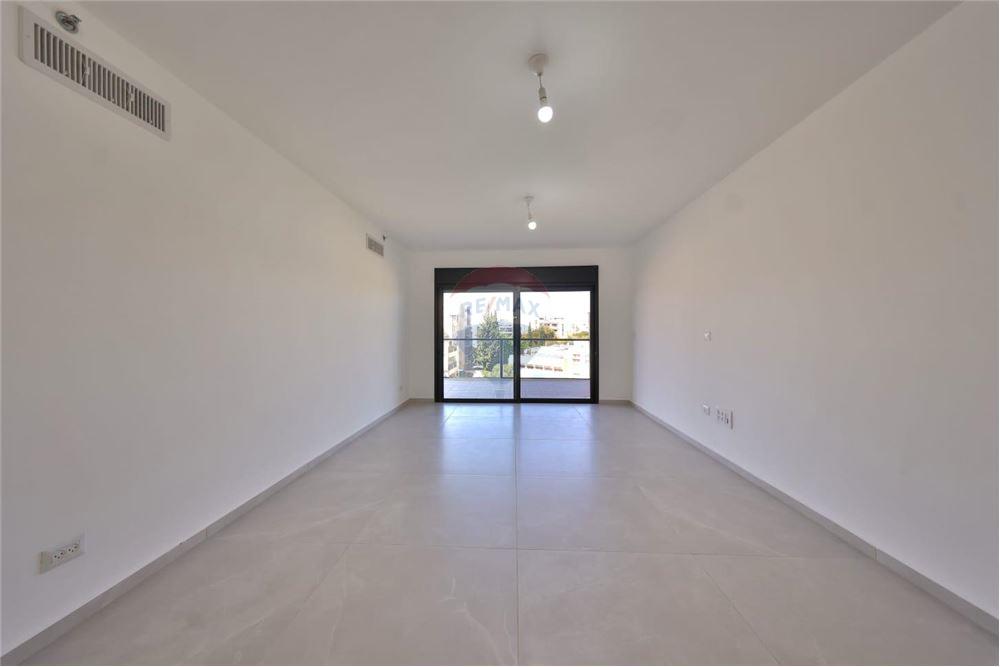 Apartment for Sale in קרית ביאליק - Image 2