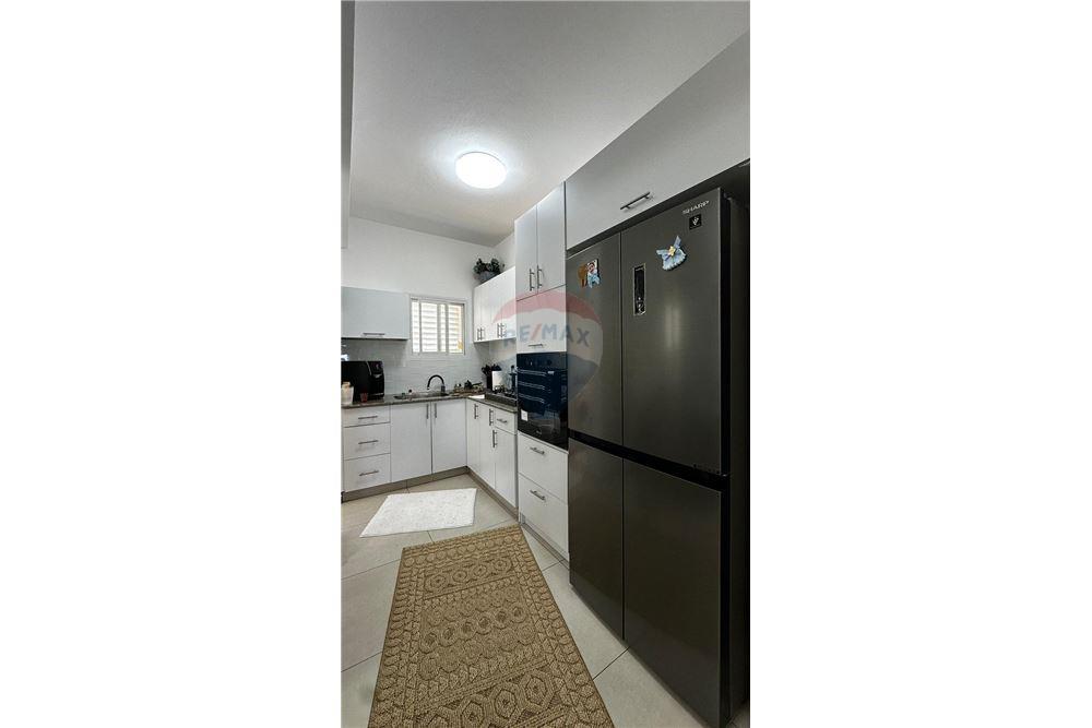 Apartment for Sale in Haifa - Image 5