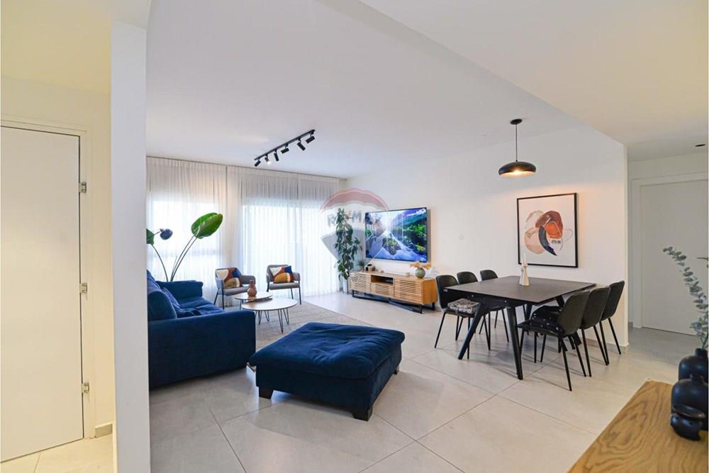 Apartment for Sale in קדימה - Image 1