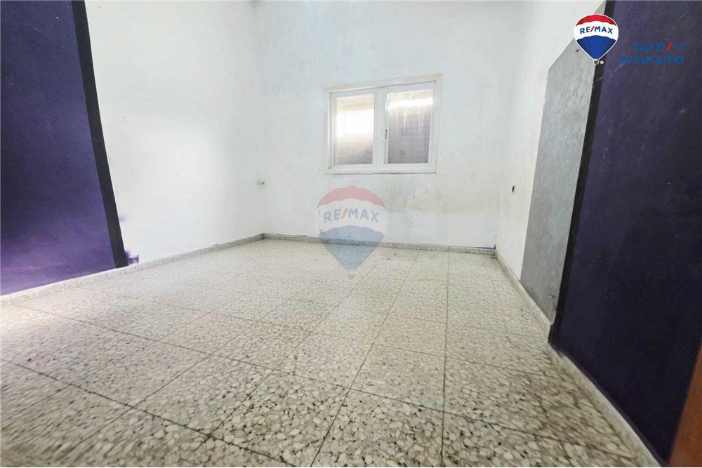 House for Sale in Hadera - Image 3