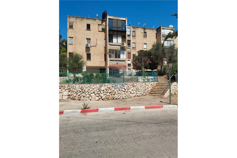 Apartment for Sale in נוף הגליל - Image 1