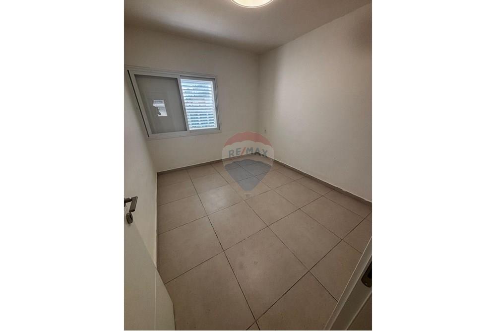 Apartment for Sale in Kiryat Yam - Image 7