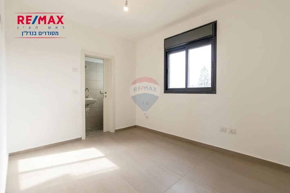 Apartment for Sale in ראש העין - Image 6