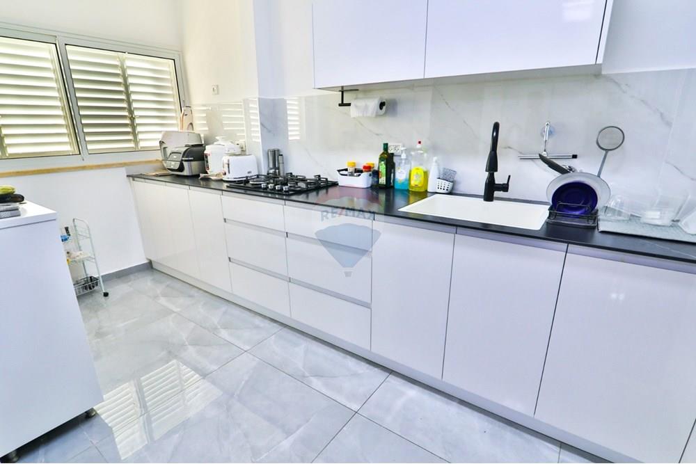 Apartment for Sale in Rishon LeZion - Image 3