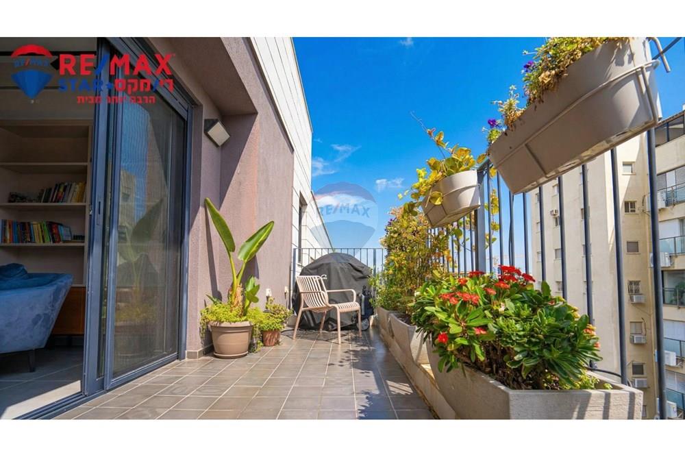 Apartment for Sale in Herzliya - Image 2