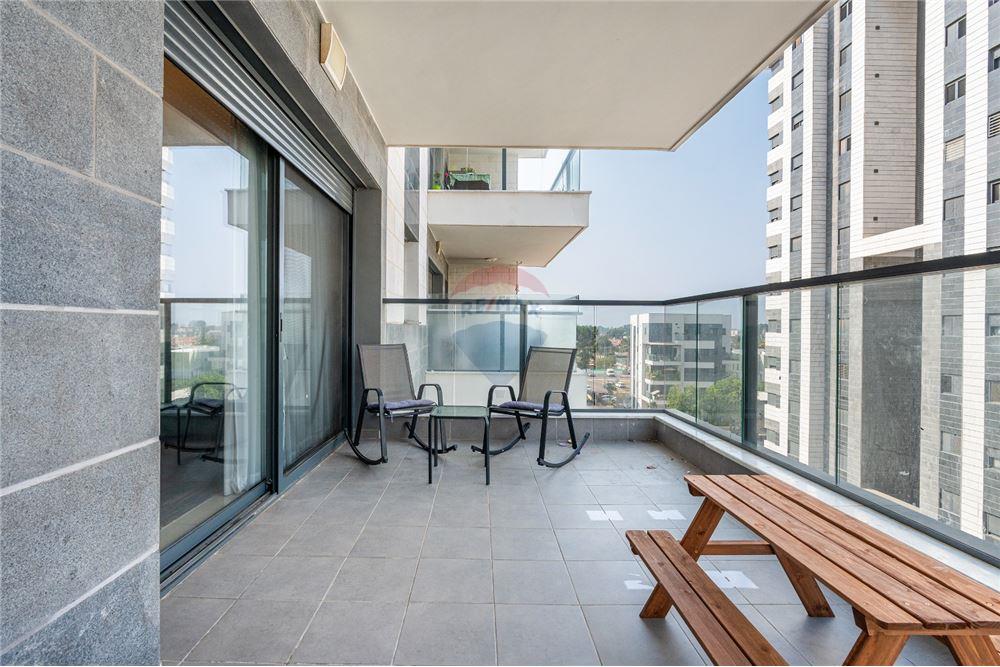 Apartment for Sale in אור עקיבא - Image 2