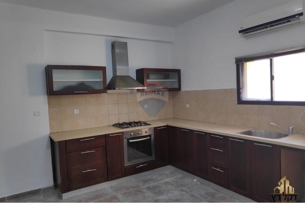 Apartment for Sale in Acre - Image 1
