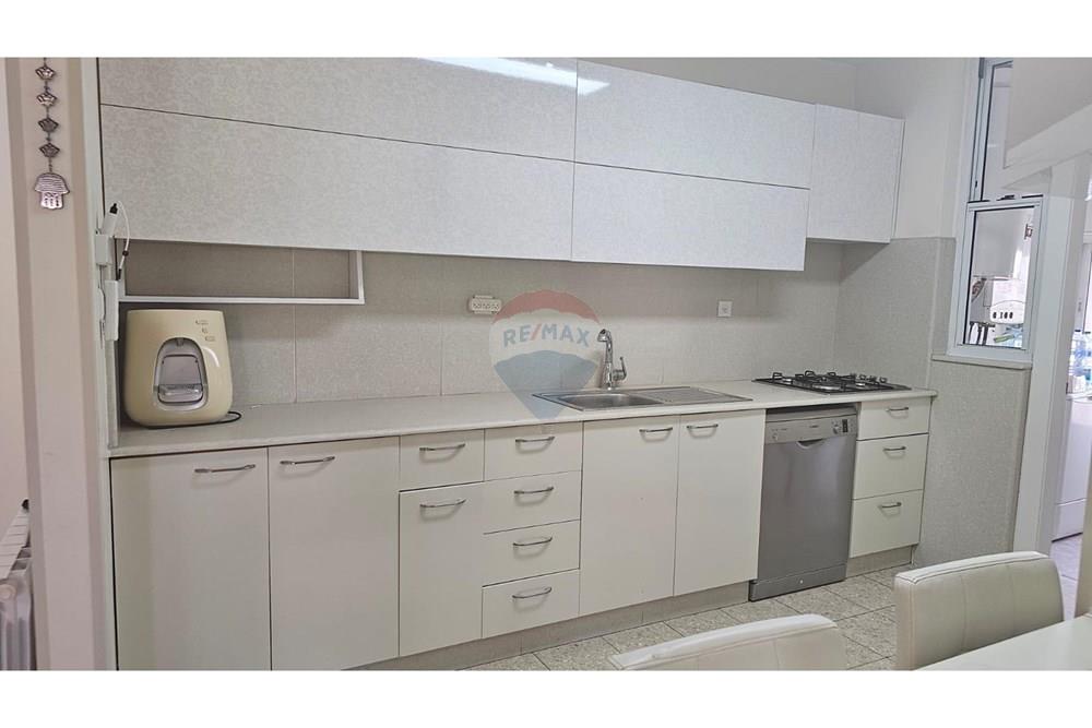 Apartment for Sale in Jerusalem - Image 4