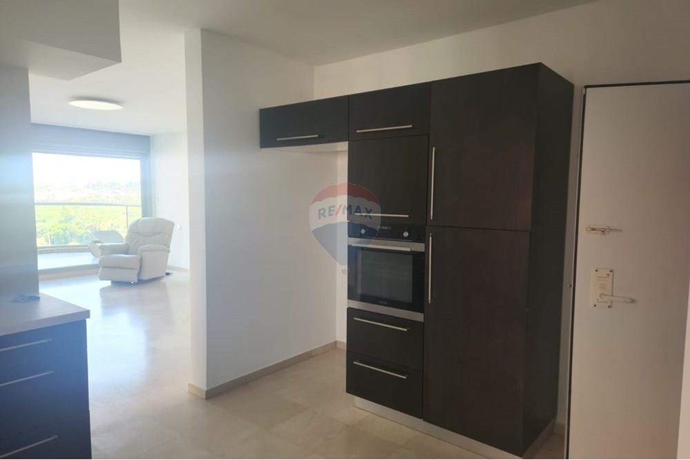 Apartment for Sale in Tel Aviv - Image 3