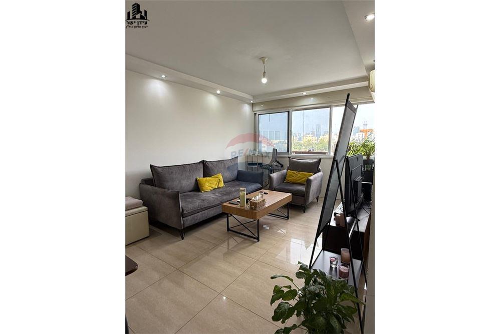 Apartment for Sale in Tel Aviv - Image 1