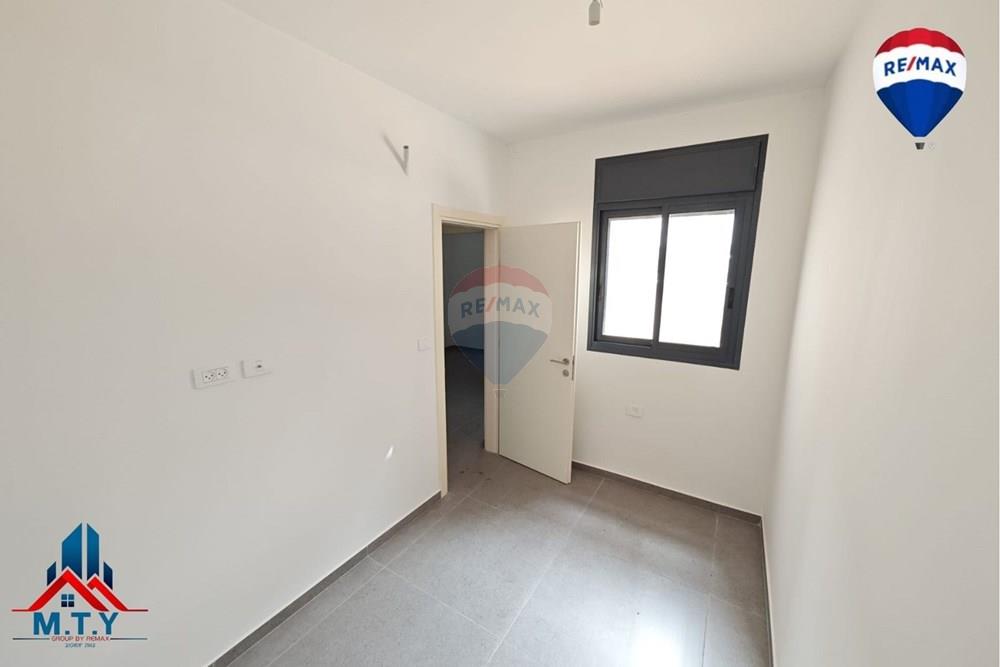 Apartment for Sale in Lod - Image 5