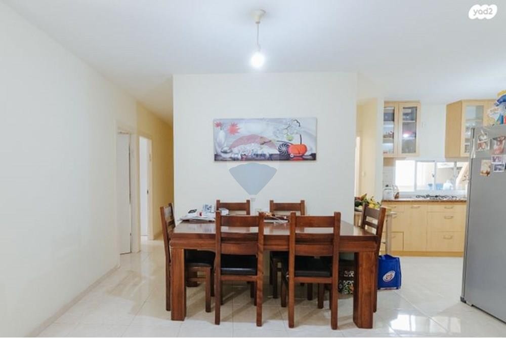 Apartment for Sale in Yehud - Image 4