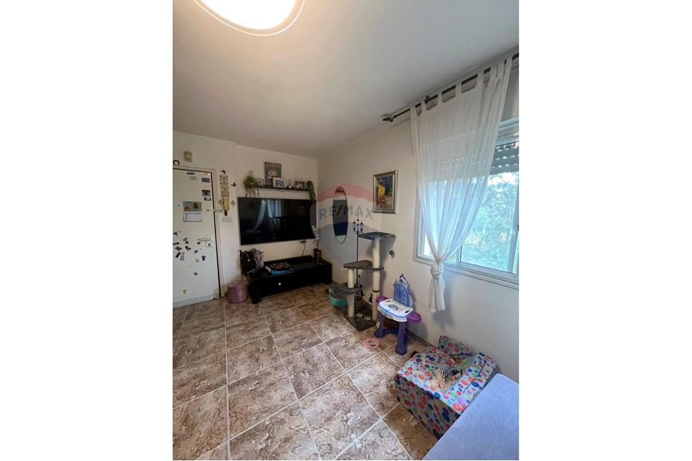 Apartment for Sale in ראש העין - Image 1