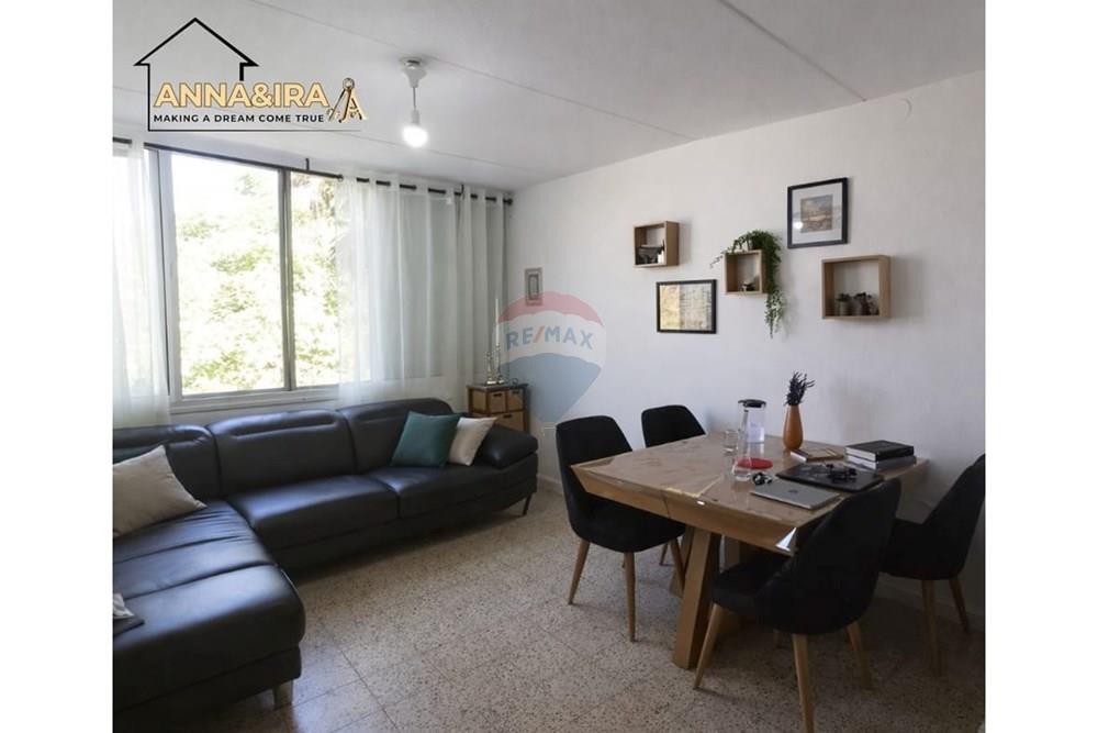 Apartment for Sale in מעלות - Image 1