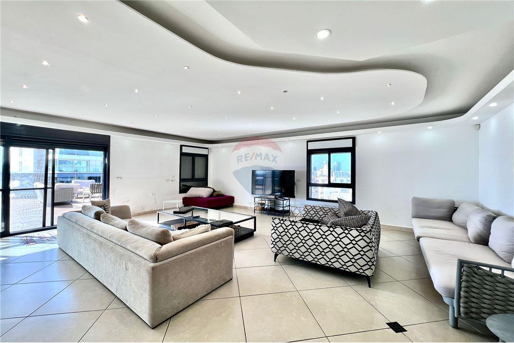 Apartment for Sale in Netanya - Image 2