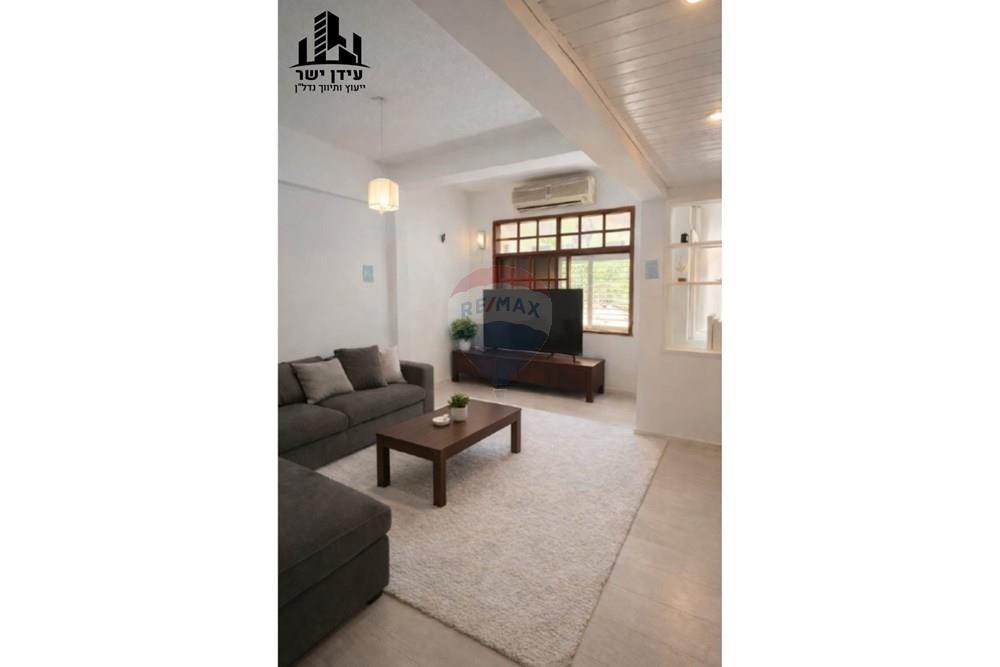 Apartment for Sale in Tel Aviv - Image 2