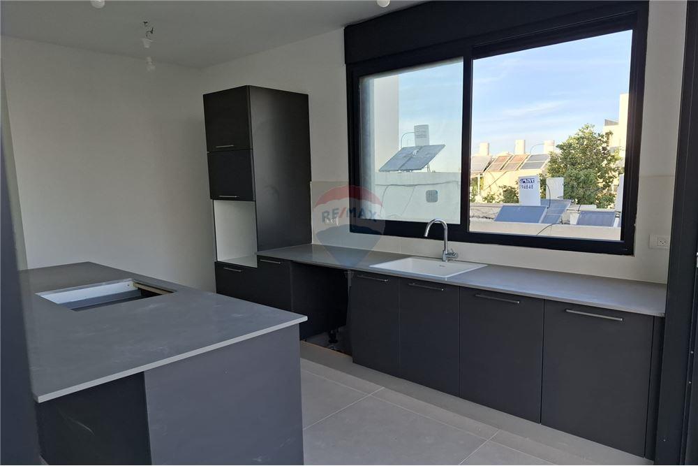 Apartment for Sale in Tel Aviv - Image 5