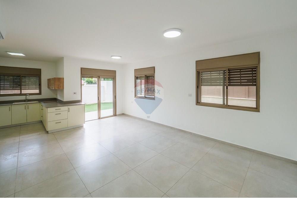 Apartment for Sale in Nahariya - Image 3