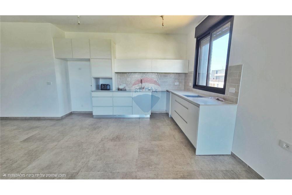 Apartment for Sale in Tel Aviv - Image 4