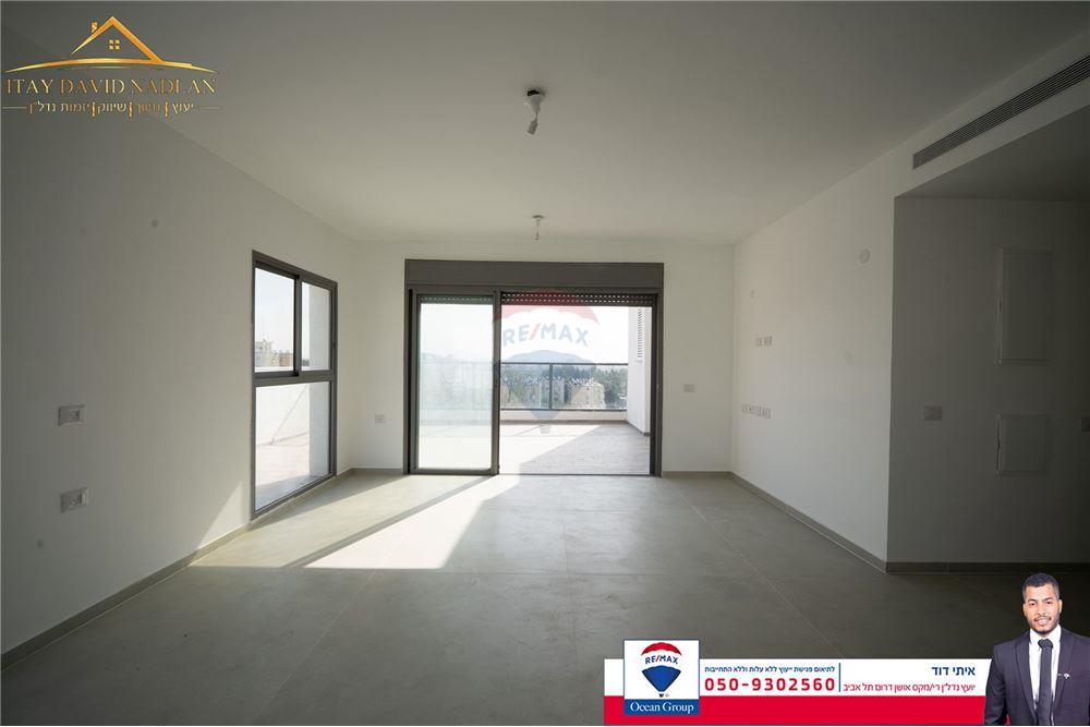 Apartment for Sale in Tel Aviv - Image 2