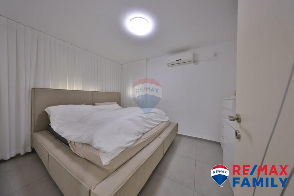 Apartment for Sale in קרית מוצקין - Image 3