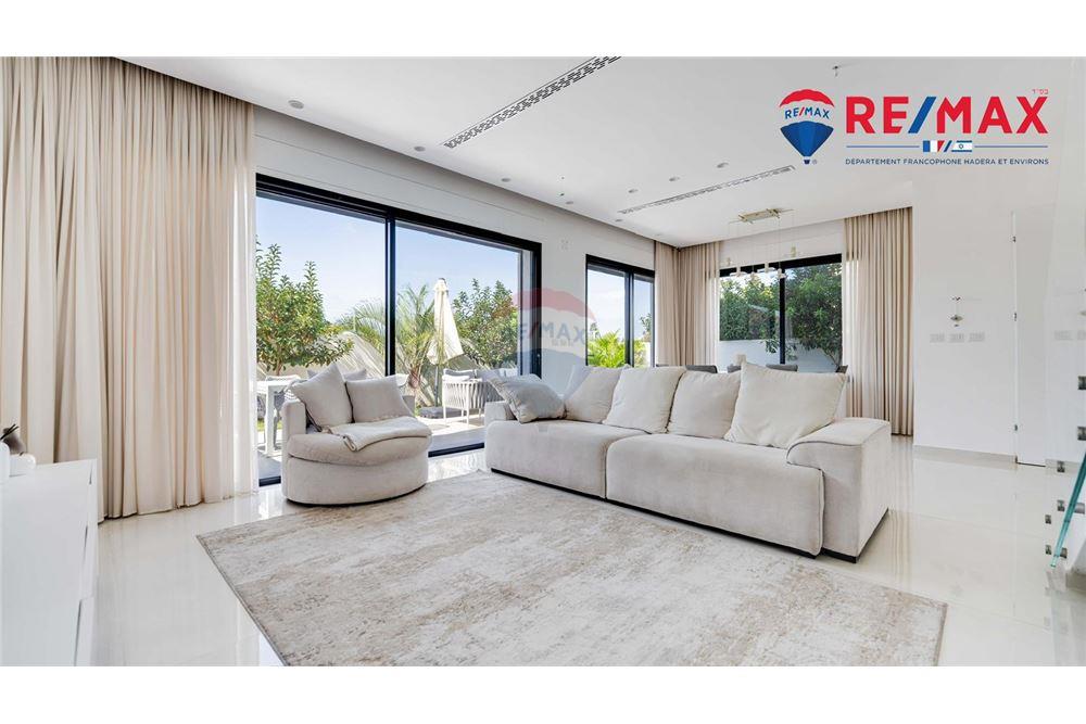 Condo for Sale in Hadera - Image 2