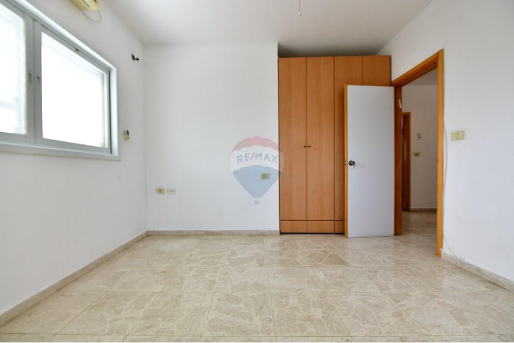Apartment for Sale in Ganei Tikva - Image 1