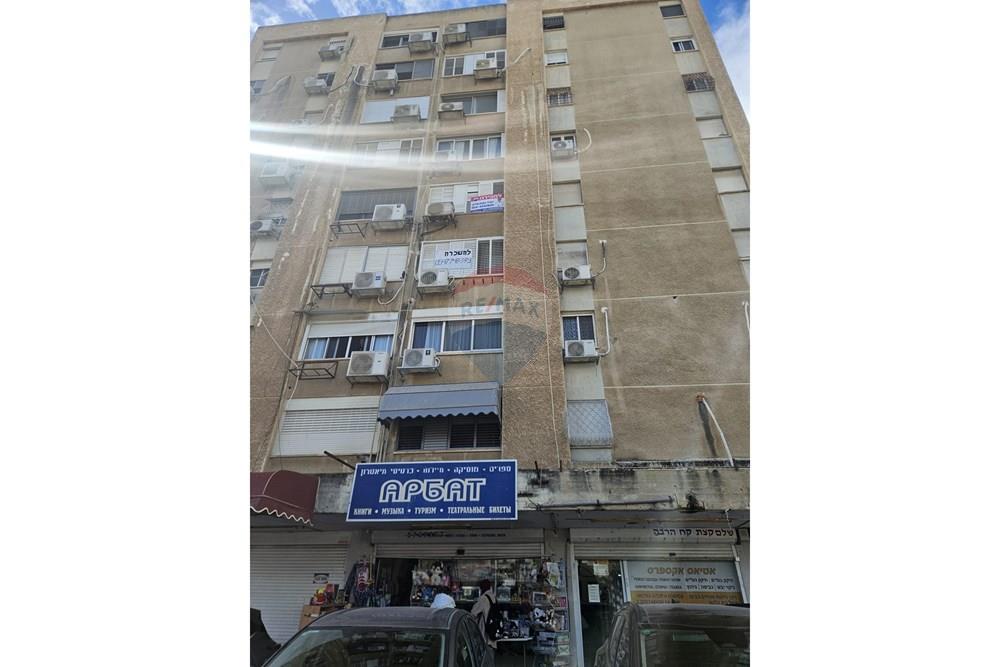 Apartment for Sale in Kiryat Yam - Image 2