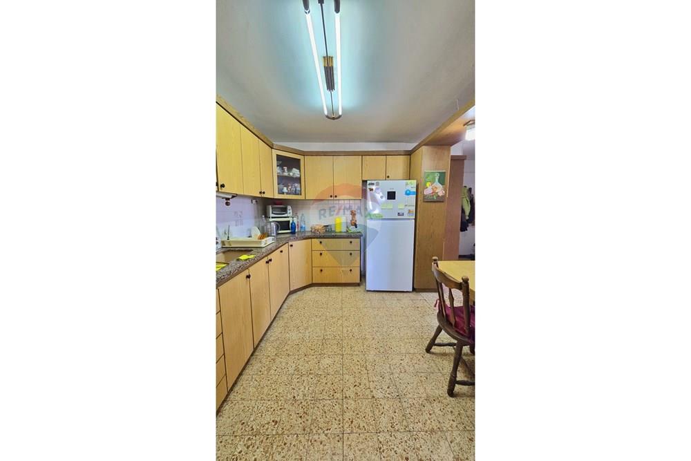 Apartment for Sale in Kiryat Yam - Image 2