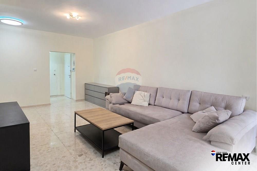 Apartment for Sale in Rishon LeZion - Image 3