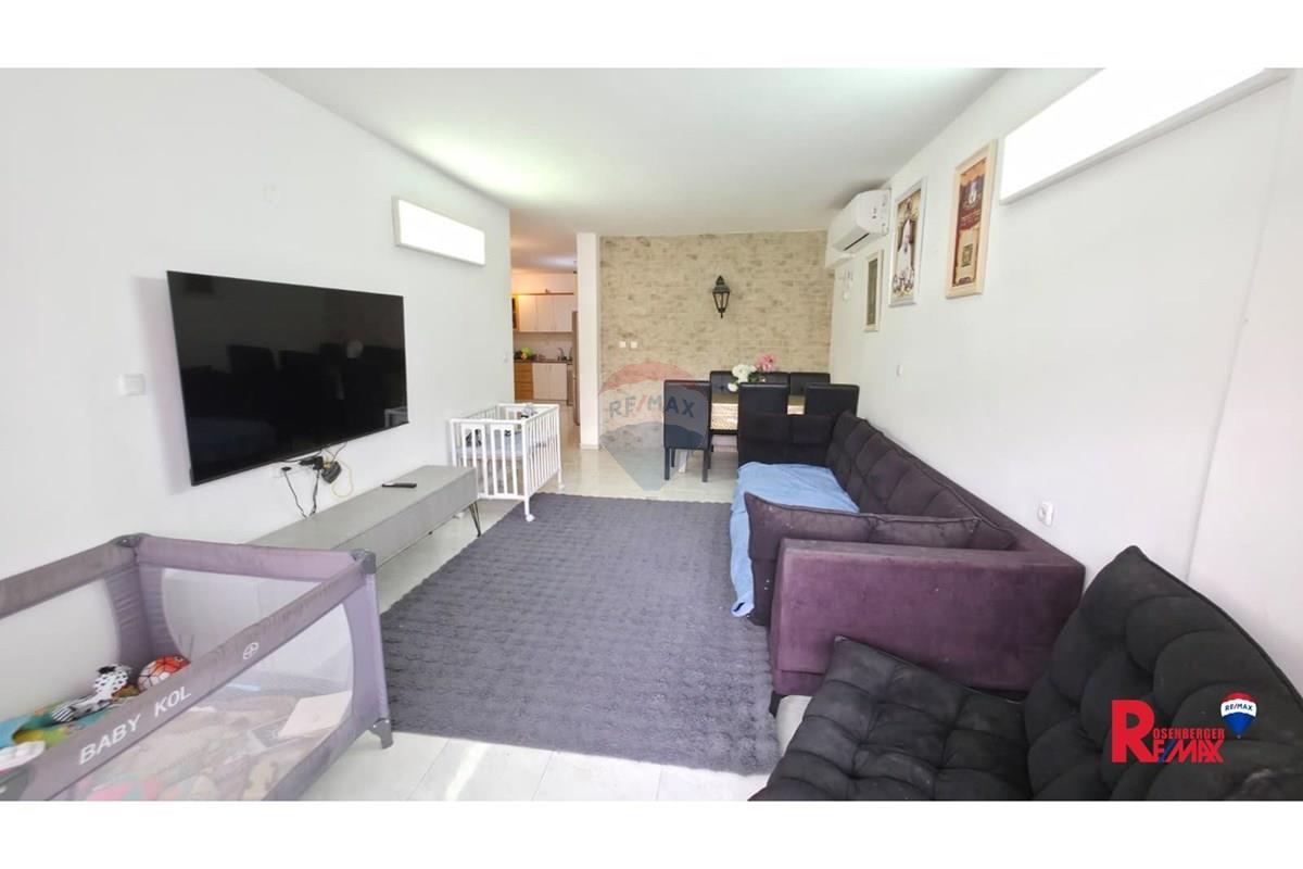 Apartment for Sale in Holon - Image 2