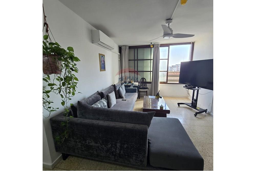 Apartment for Sale in Netanya - Image 2