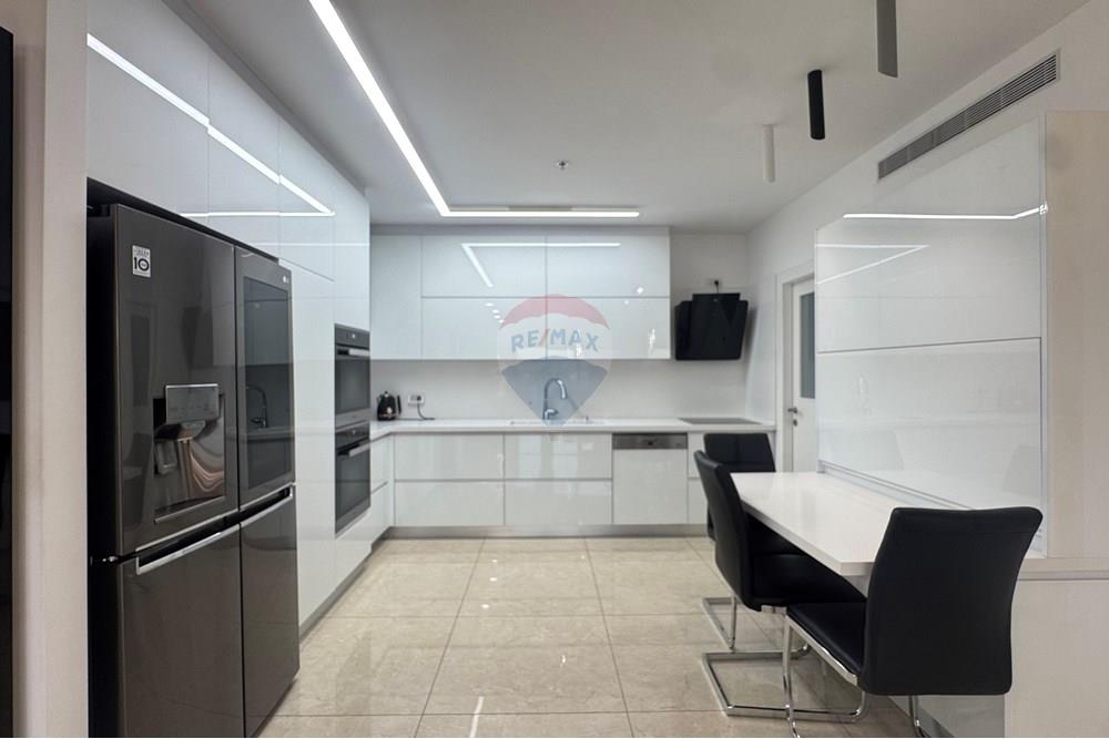 Apartment for Sale in Jerusalem - Image 2