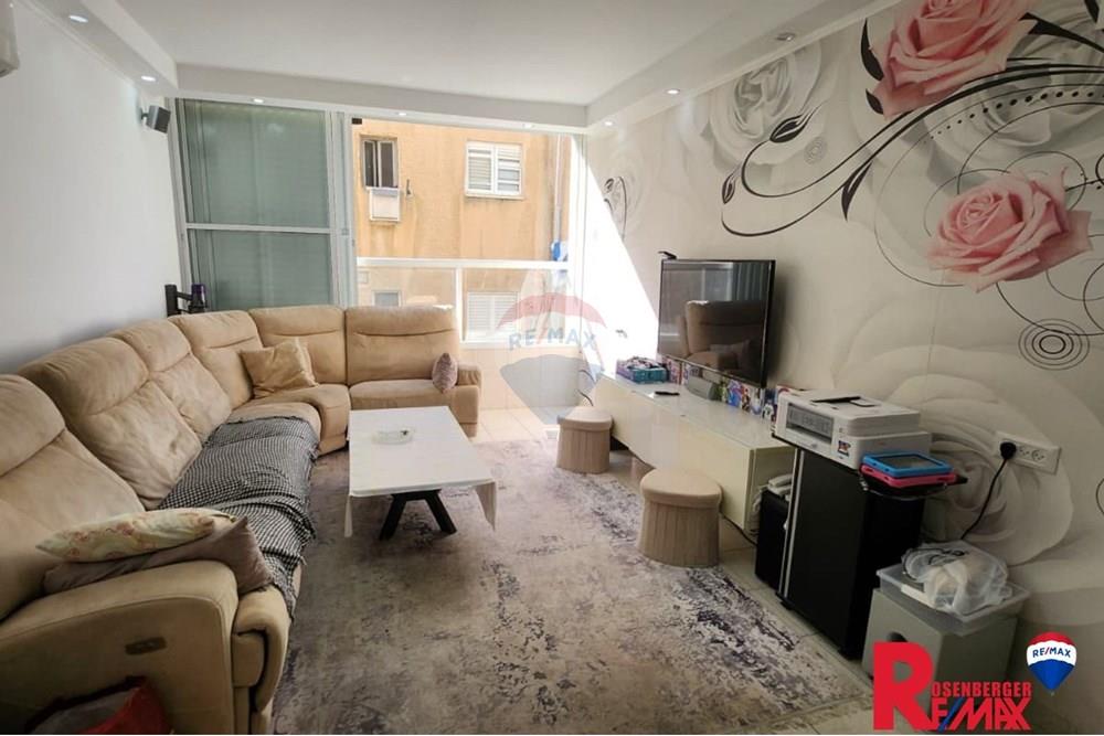 Apartment for Sale in Bat Yam - Image 1