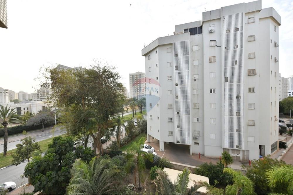 Apartment for Sale in Holon - Image 6