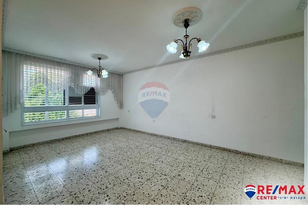 Apartment for Sale in Holon - Image 6