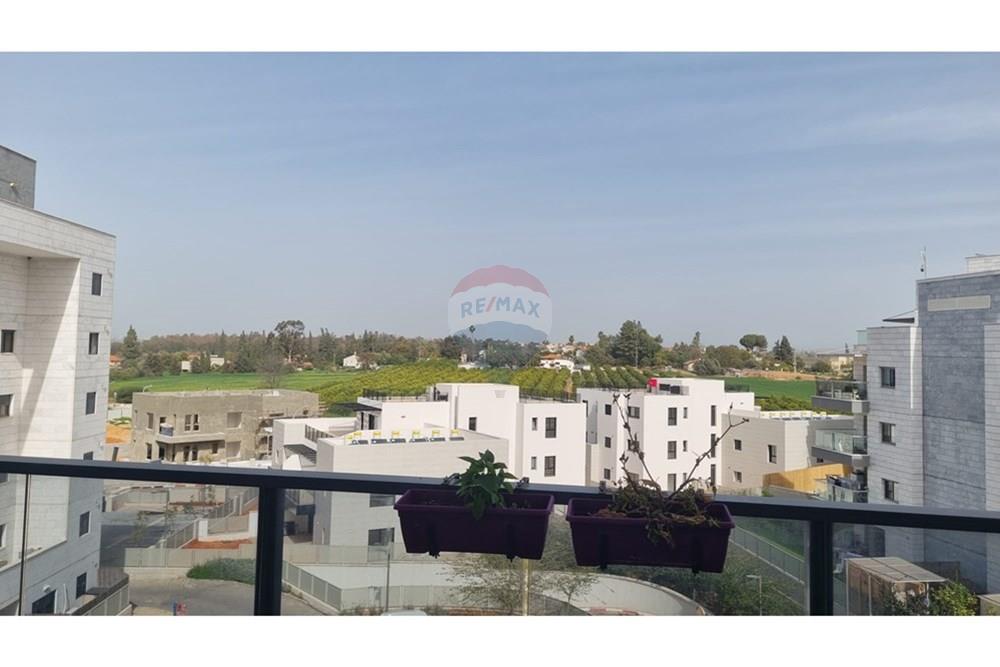 Apartment for Sale in גדרה - Image 6